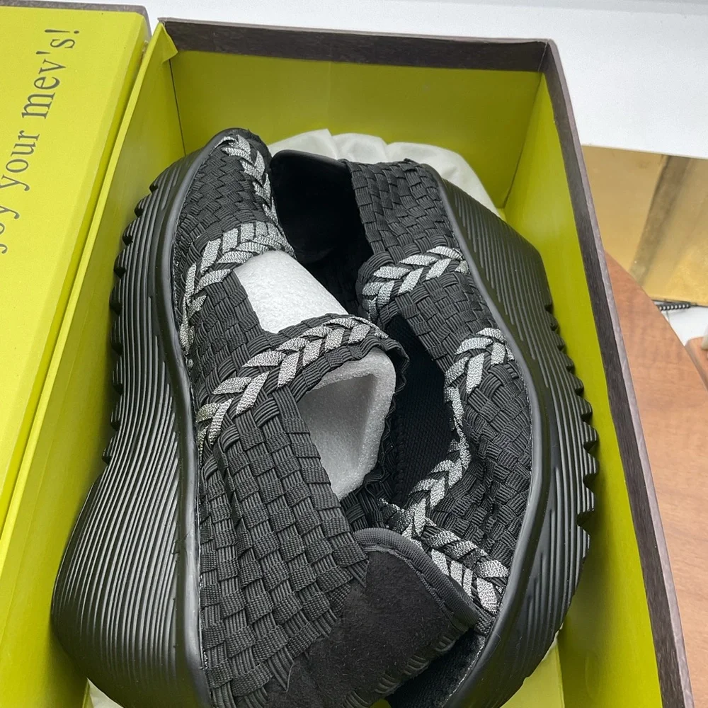 NWT bernie mev. Black and Silver Woven Wedges‎ size 38 US 7-7.5